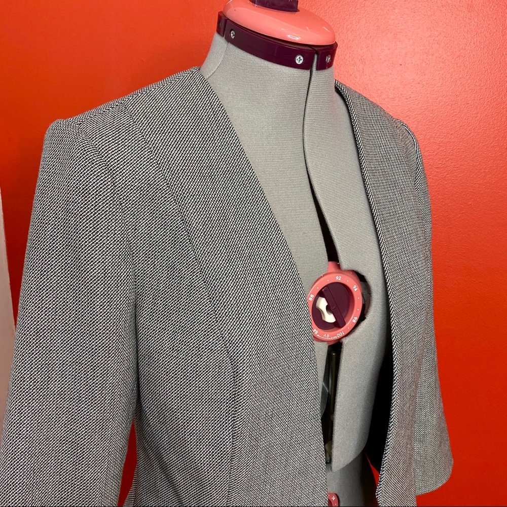 NWOT Express Micro Print Cutaway Blazer - Picture 5 of 6